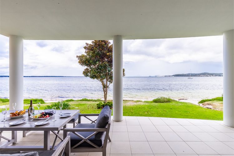 Seaview Splendour, 2/163 Soldiers Point Rd – waterfront stunning unit