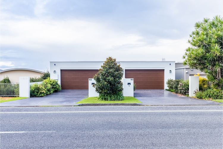 Seaview Splendour, 2/163 Soldiers Point Rd – waterfront stunning unit