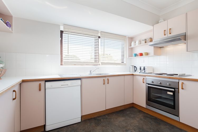 Carindale, 13/19 Dowling Street – Ground floor unit with complex pool and tennis court