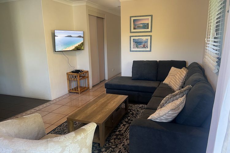 Carindale, 13/19 Dowling Street – Ground floor unit with air con, complex pool and tennis court