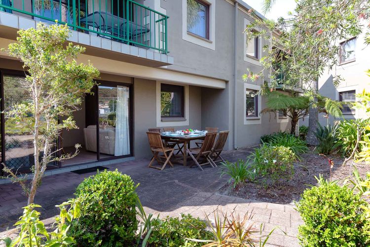 Carindale, 13/19 Dowling Street – Ground floor unit with complex pool and tennis court