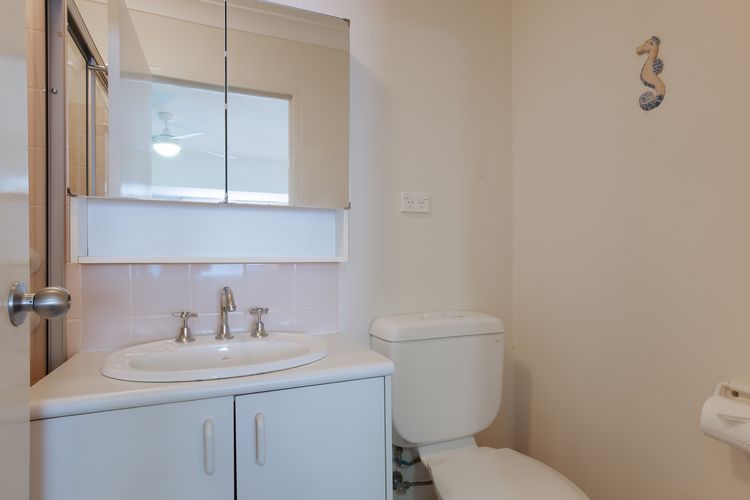 Carindale, 13/19 Dowling Street – Ground floor unit with complex pool and tennis court