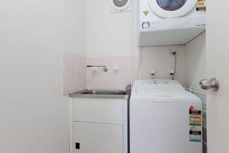 Carindale, 13/19 Dowling Street – Ground floor unit with complex pool and tennis court