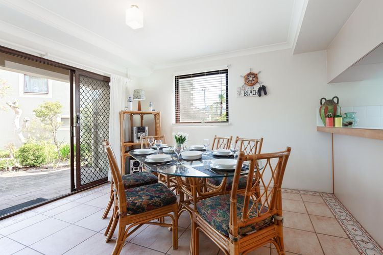 Carindale, 13/19 Dowling Street – Ground floor unit with complex pool and tennis court