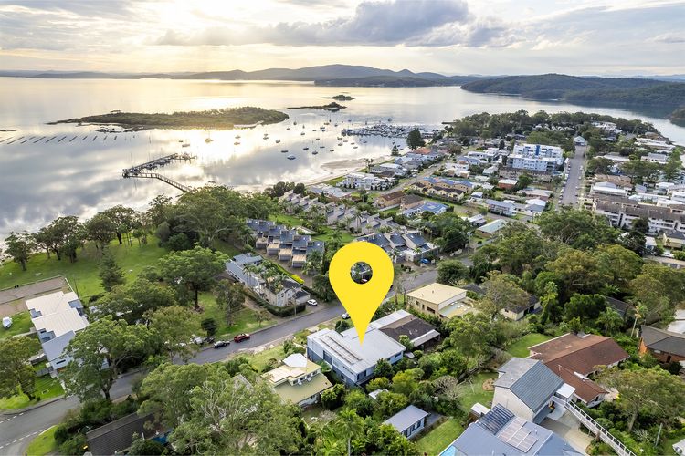 Sunset Jewel – 7a Cromarty Road, Soldiers Point – OCEAN VIEWS, BREATHTAKING SUNSETS, LINEN, AIR CON & Wi-Fi