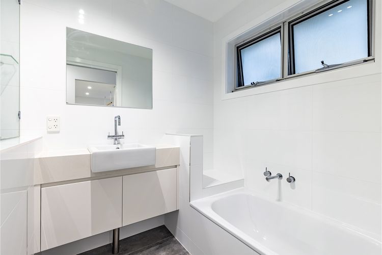 Sunset Jewel – 7a Cromarty Road, Soldiers Point – OCEAN VIEWS, BREATHTAKING SUNSETS, LINEN, AIR CON & Wi-Fi