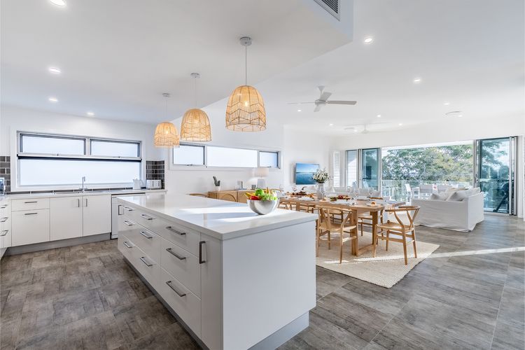 Sunset Jewel – 7a Cromarty Road, Soldiers Point – OCEAN VIEWS, BREATHTAKING SUNSETS, LINEN, AIR CON & Wi-Fi
