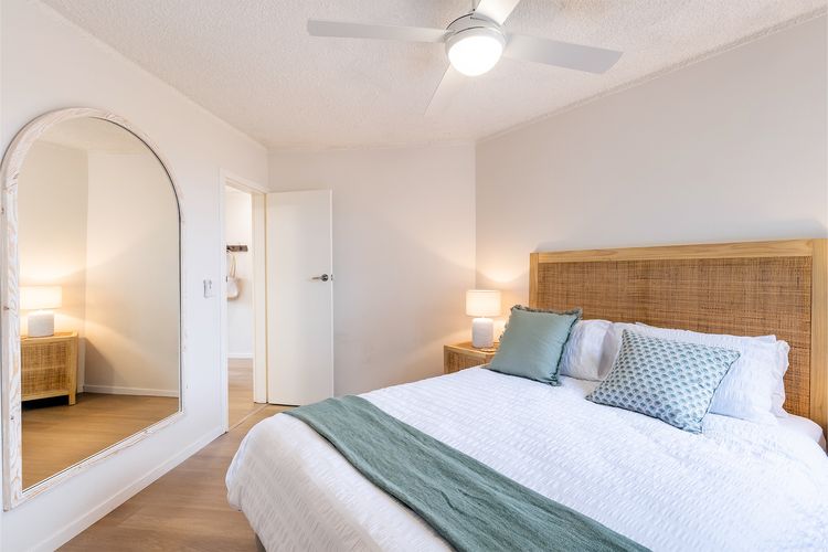 Thurlow Lodge, 7/6 Thurlow Avenue – Beautifully styled unit with WiFi, views and a pool