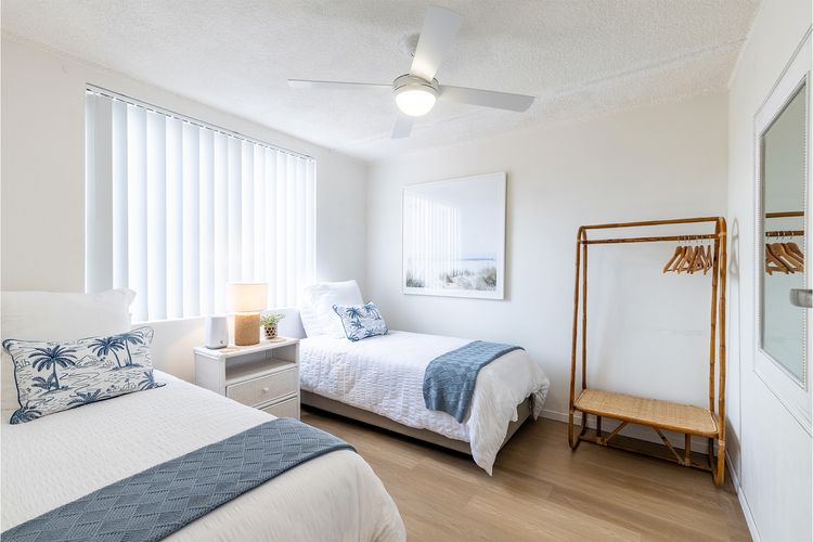 Thurlow Lodge, 7/6 Thurlow Avenue – Beautifully styled unit with WiFi, views and a pool