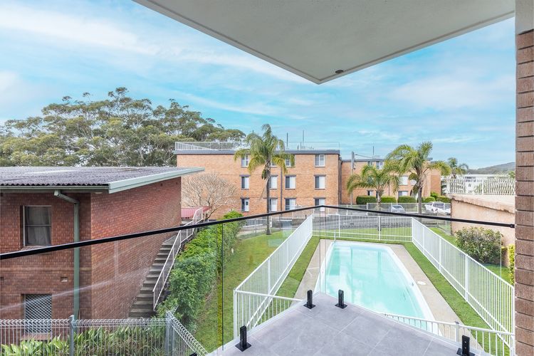 Thurlow Lodge, 7/6 Thurlow Avenue – Beautifully styled unit with WiFi, views and a pool