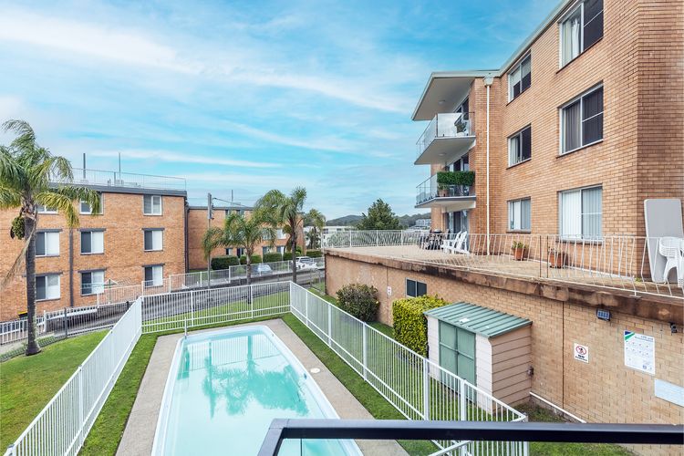 Thurlow Lodge, 7/6 Thurlow Avenue – Beautifully styled unit with WiFi, views and a pool