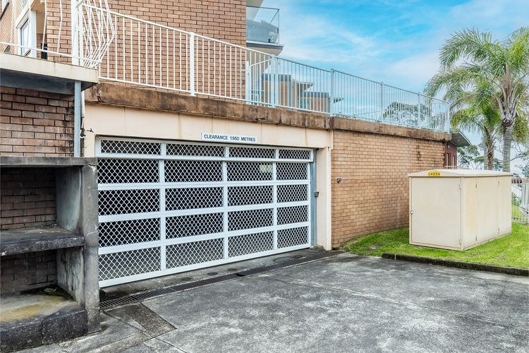 Thurlow Lodge, 7/6 Thurlow Avenue – Beautifully styled unit with WiFi, views and a pool