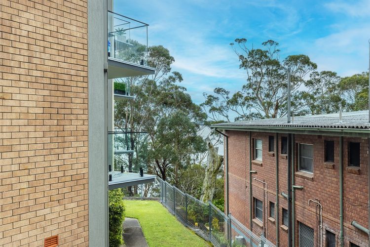 Thurlow Lodge, 7/6 Thurlow Avenue – Beautifully styled unit with WiFi, views and a pool