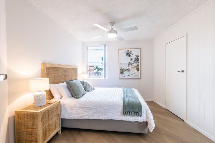 Thurlow Lodge, 7/6 Thurlow Avenue – Beautifully styled unit with WiFi, views and a pool