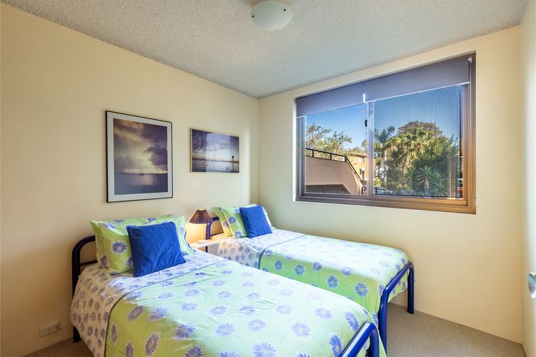 Columbia, 1/12 Columbia Close – large unit with fantastic water views