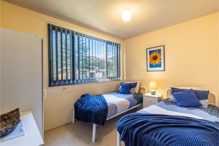 Columbia, 1/12 Columbia Close – large unit with fantastic water views