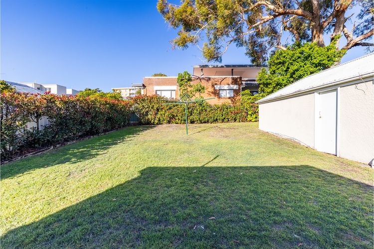 Tomaree Cottage 12 Tomaree Road – 200 mtrs to Beach – Pet Friendly, linen, WiFi & aircon