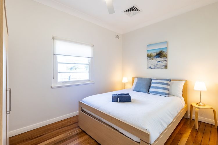 Tomaree Cottage 12 Tomaree Road – 200 mtrs to Beach – Pet Friendly, linen, WiFi & aircon