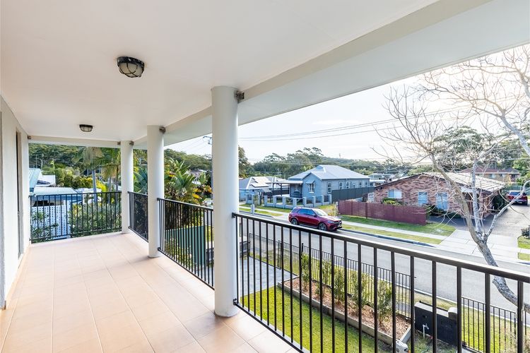 Akoya House, 122 Tomaree Rd – Pet friendly, linen,  air conditioning, WiFi and boat parking