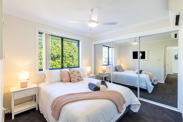 Akoya House, 122 Tomaree Rd – Pet friendly, linen,  air conditioning, WiFi and boat parking