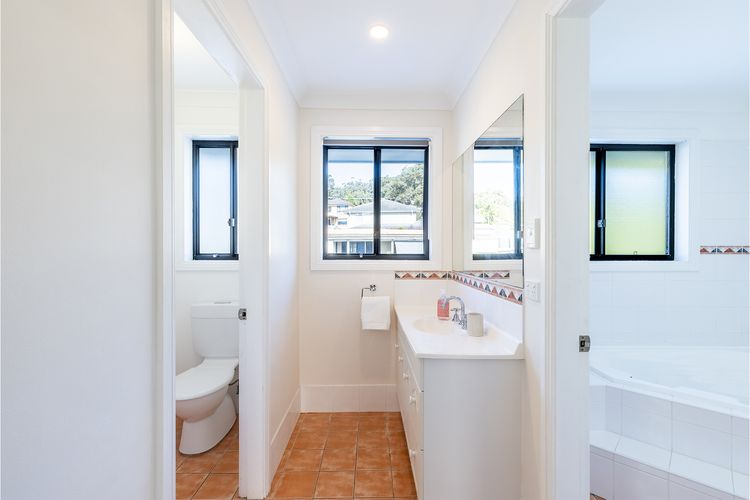 Akoya House, 122 Tomaree Rd – Pet friendly, linen,  air conditioning, WiFi and boat parking