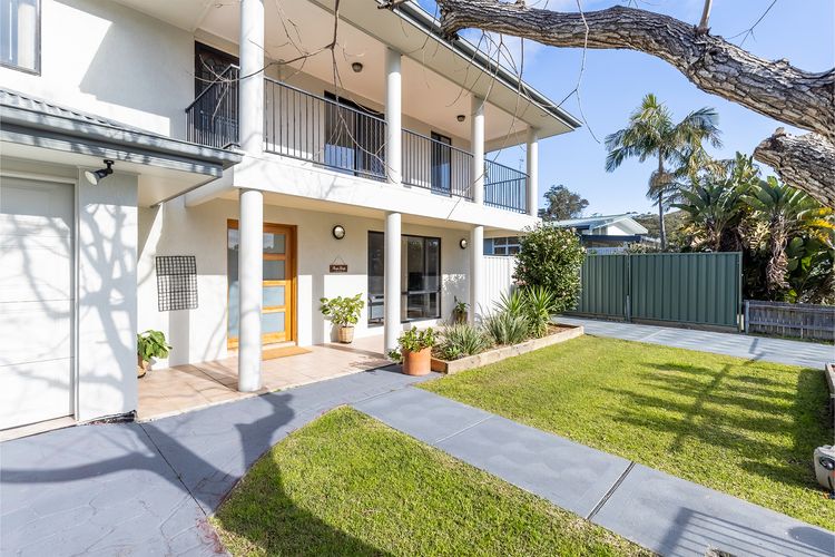 Akoya House, 122 Tomaree Rd – Pet friendly, linen,  air conditioning, WiFi and boat parking