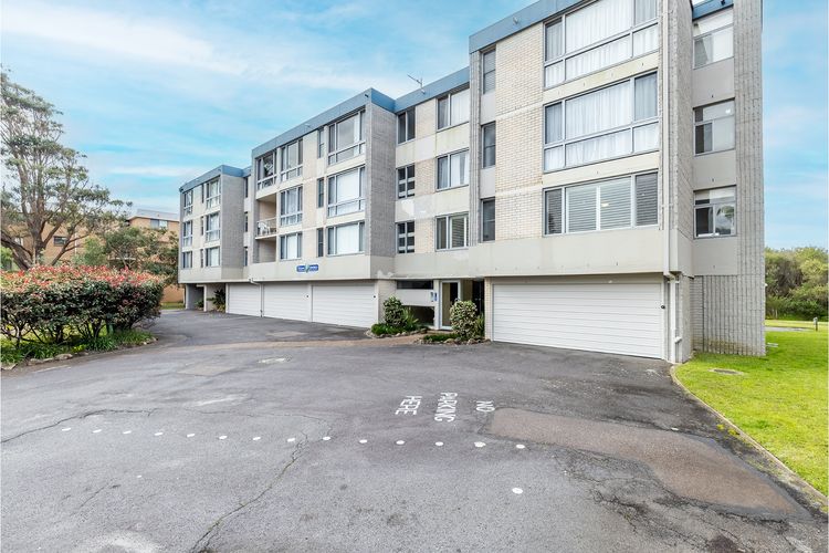 Ocean Shores, 5/27 Weatherly Close – waterfront unit with views to Shoal Bay and wifi