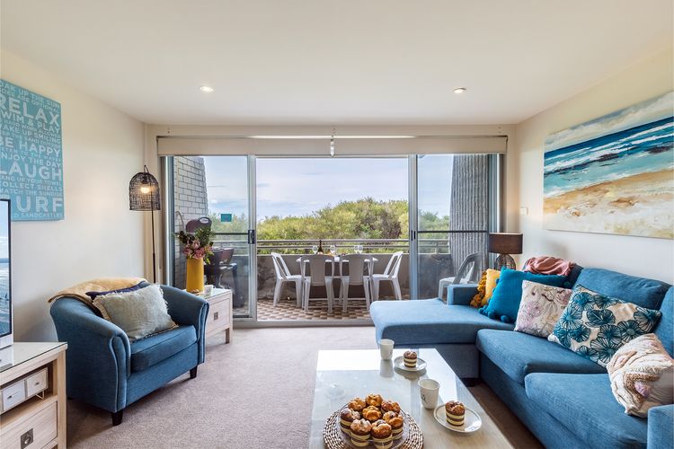 Ocean Shores, 5/27 Weatherly Close – waterfront unit with views to Shoal Bay and wifi