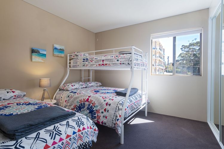 Cote D’Azure, 13/61 Donald Street – Lovely unit air con, Wi-Fi, secure parking, complex lift and pool