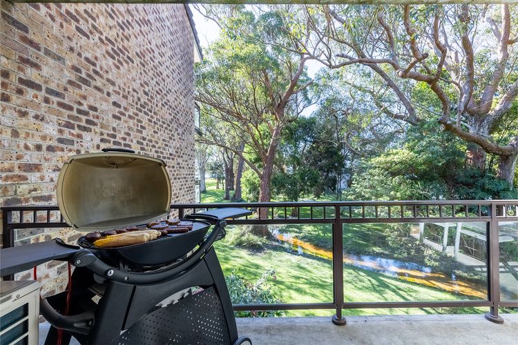 Bay Parklands, 29/2 Gowrie Avenue – views, air conditioning, Wi-Fi, Pool, tennis court and spa