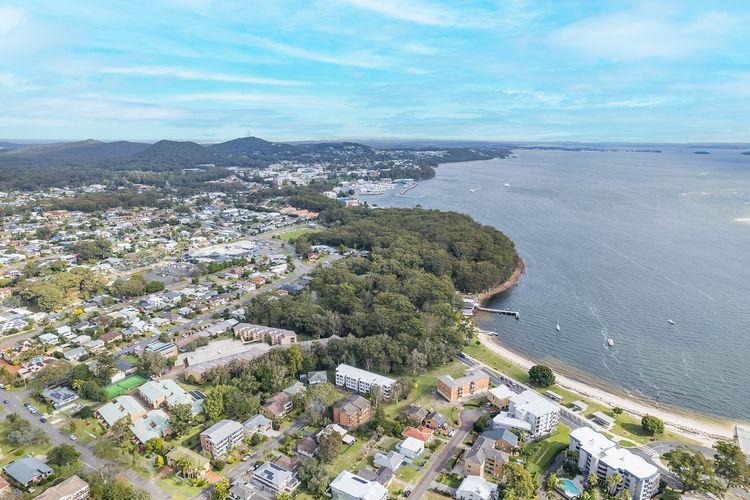 Bay Parklands, 29/2 Gowrie Avenue – views, air conditioning, Wi-Fi, Pool, tennis court and spa
