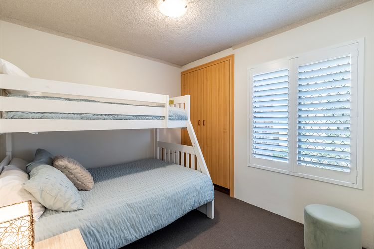Bay Parklands, 29/2 Gowrie Avenue – views, air conditioning, Wi-Fi, Pool, tennis court and spa