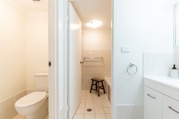 Bay Parklands, 29/2 Gowrie Avenue – views, air conditioning, Wi-Fi, Pool, tennis court and spa