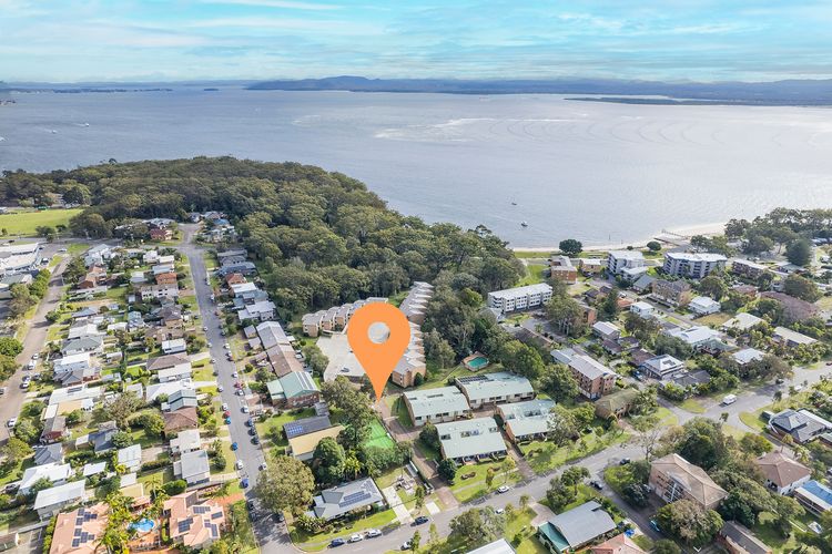 Bay Parklands, 29/2 Gowrie Avenue – views, air conditioning, Wi-Fi, Pool, tennis court and spa