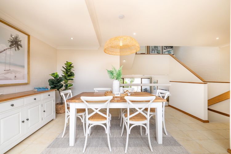 The Moorings, 23/4 Cromarty Rd – air con, pool and waterfront