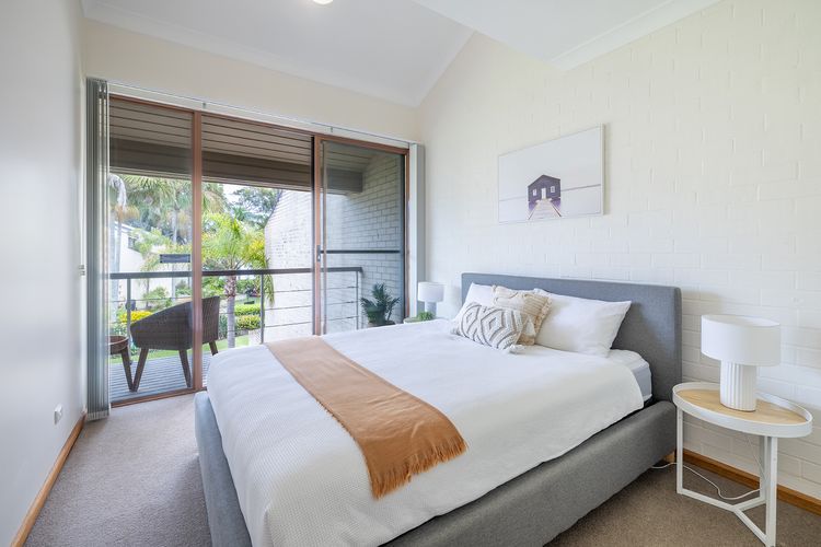The Moorings, 23/4 Cromarty Rd – air con, pool and waterfront