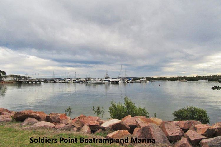 The Moorings, 23/4 Cromarty Rd – air con, pool and waterfront