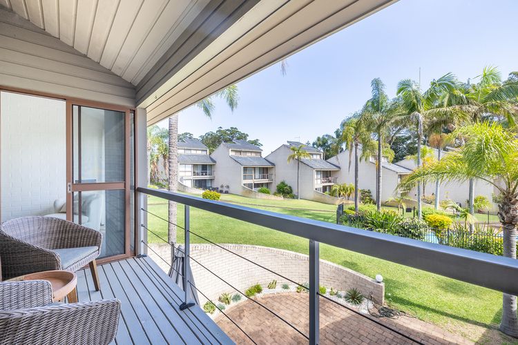 The Moorings, 23/4 Cromarty Rd – air con, pool and waterfront
