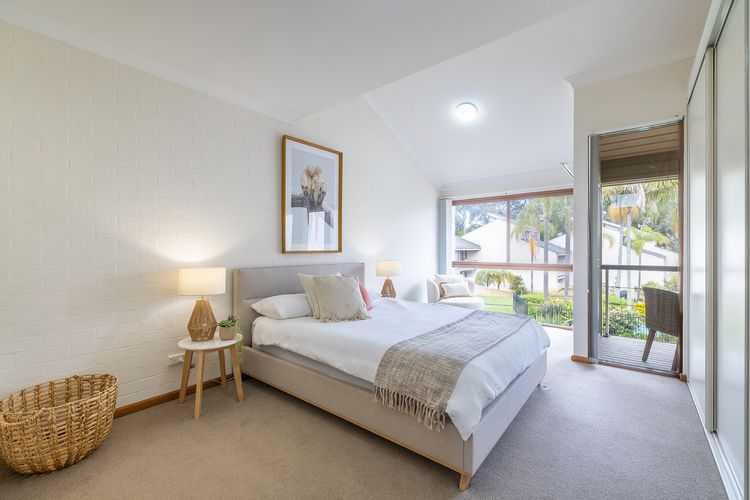 The Moorings, 23/4 Cromarty Rd – air con, pool and waterfront