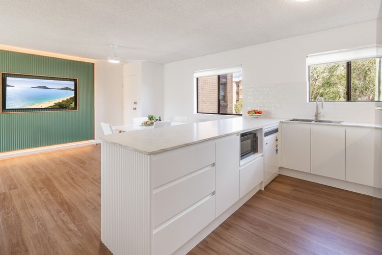 Intrepid, 13/3 Intrepid Cl – fantastic unit with stunning water views