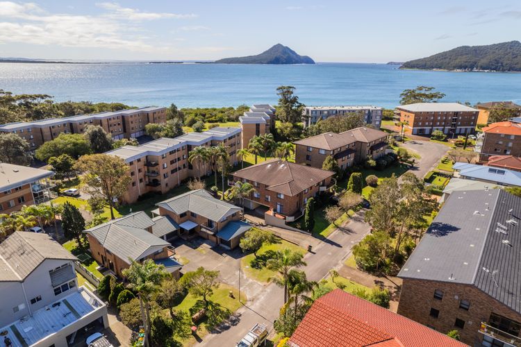 Intrepid, 13/3 Intrepid Cl – fantastic unit with stunning water views