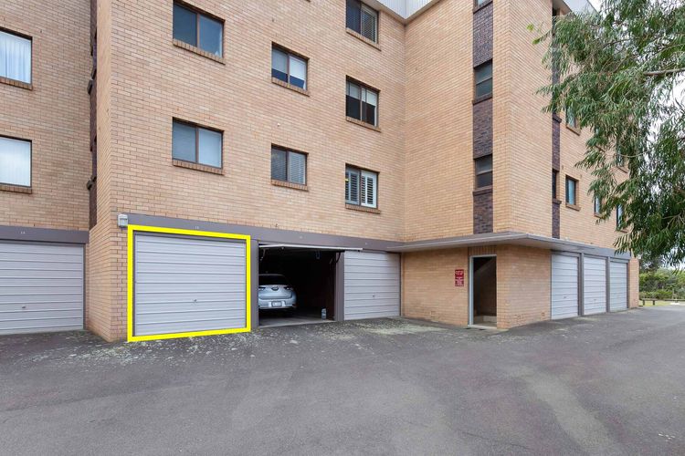 Intrepid, 13/3 Intrepid Cl – fantastic unit with stunning water views