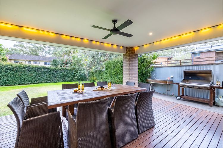 Big Wave At Shoal Bay, 8 Achilles St – large home with ducted air con, Wi-Fi and Linen