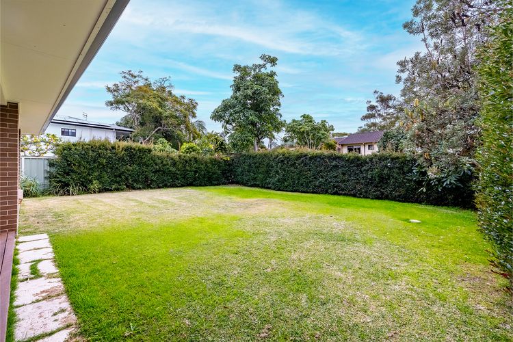 Big Wave At Shoal Bay, 8 Achilles St – large home with ducted air con, Wi-Fi and Linen