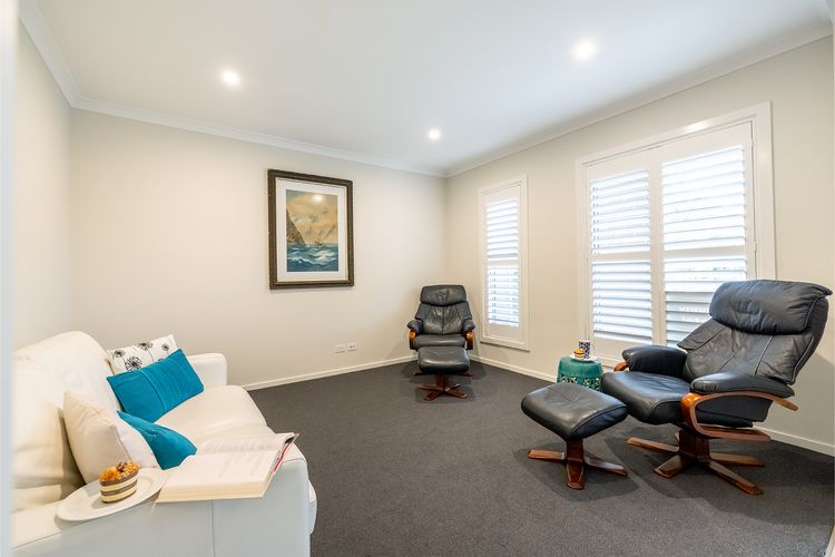 Big Wave At Shoal Bay, 8 Achilles St – large home with ducted air con, Wi-Fi and Linen