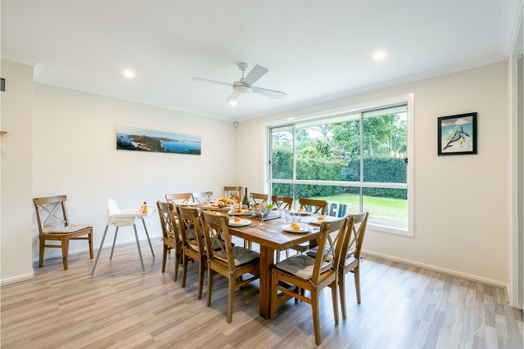 Big Wave At Shoal Bay, 8 Achilles St – large home with ducted air con, Wi-Fi and Linen