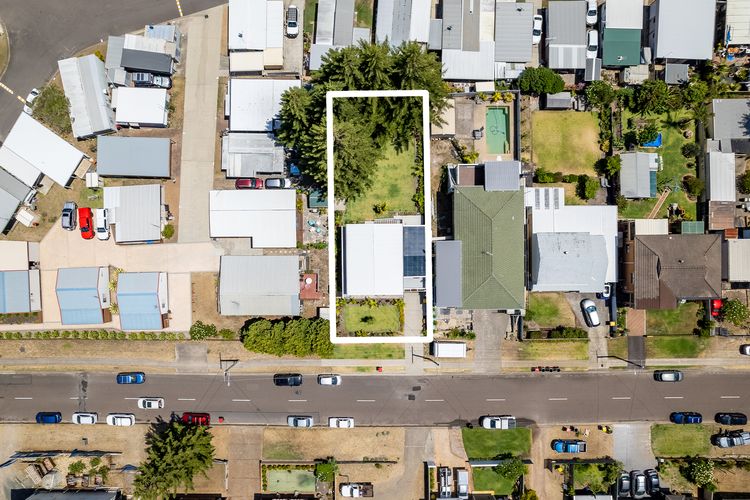 Five Pines Beach House at Birubi, 20 Robinson St – pet friendly, aircon and WiFi