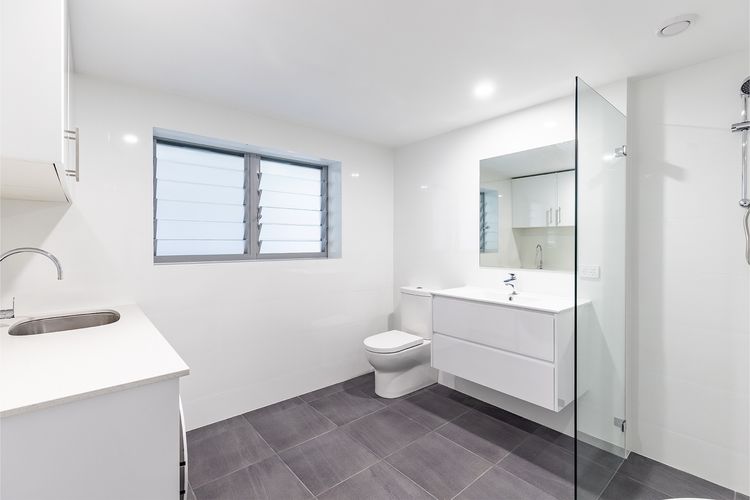 Five Pines Beach House at Birubi, 20 Robinson St – pet friendly, aircon and WiFi