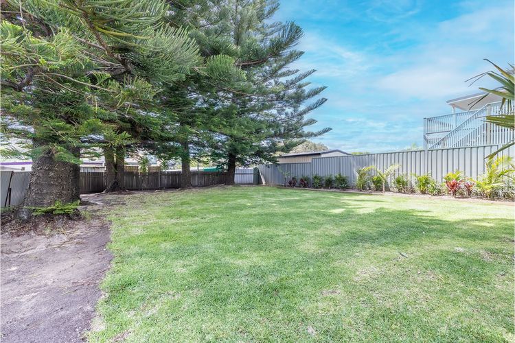 Five Pines Beach House at Birubi, 20 Robinson St – pet friendly, aircon and WiFi