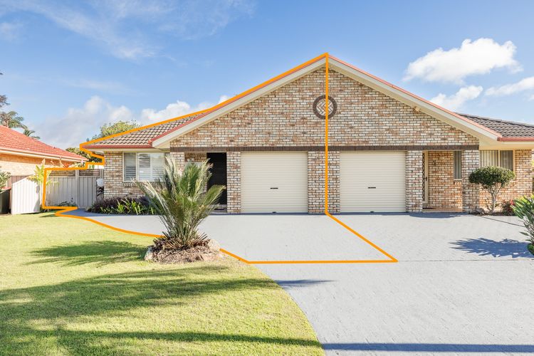 Fingal on Whitesands, 1/12 Whitesands Road – all on ground level with air con, wi-fi and boat parking